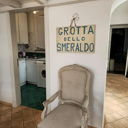 Bell' Antonio Sea View דירה